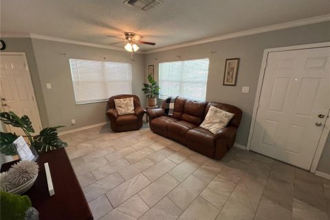 Casa en venta en Tampa, Florida, 3 dormitorios, 104.98 m2 № 1265562 - foto 5