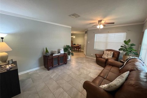 Casa en venta en Tampa, Florida, 3 dormitorios, 104.98 m2 № 1265562 - foto 4