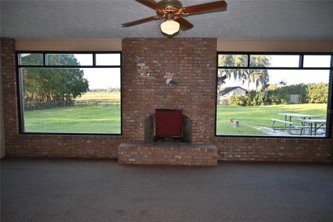 House in Dade City, Florida 3 bedrooms, 214.79 sq.m. № 950909 - photo 26