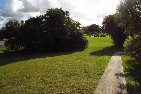 Condo in Lauderhill, Florida, 2 bedrooms  № 869175 - photo 16