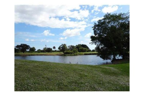 Condominio en venta en Lauderhill, Florida, 2 dormitorios, 90.3 m2 № 869175 - foto 15