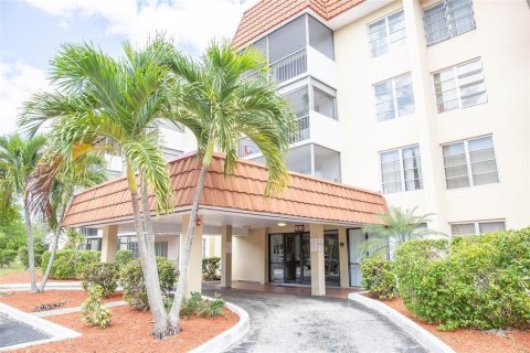 Copropriété à vendre à Lauderhill, Floride: 2 chambres, 90.3 m2 № 869175 - photo 1