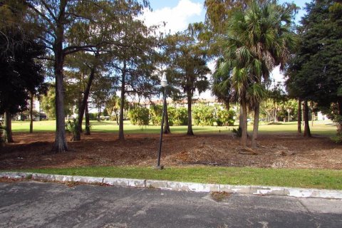 Condo in Lauderhill, Florida, 2 bedrooms  № 869175 - photo 19