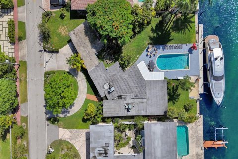 Casa en venta en Miami Beach, Florida, 4 dormitorios, 271.92 m2 № 1333357 - foto 18