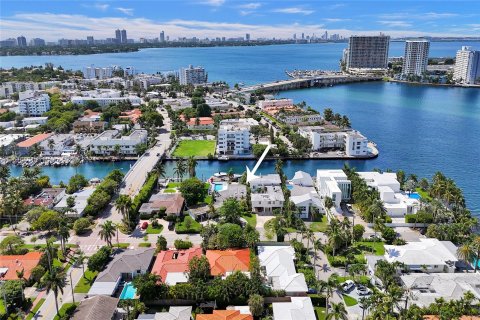 Casa en venta en Miami Beach, Florida, 4 dormitorios, 271.92 m2 № 1333357 - foto 5