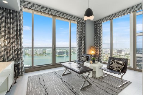 Condo in Sunny Isles Beach, Florida, 3 bedrooms  № 1345012 - photo 25