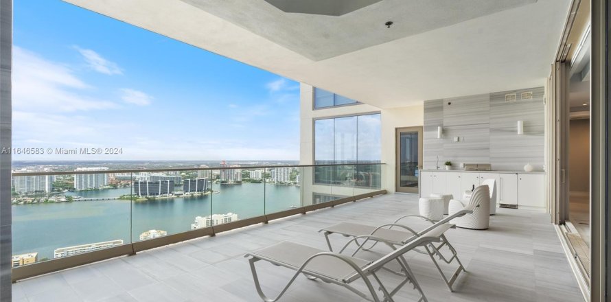 Condo in Sunny Isles Beach, Florida, 3 bedrooms  № 1345012