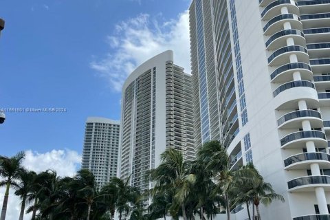 Copropriété à louer à Hallandale Beach, Floride: 3 chambres, 171.03 m2 № 1345038 - photo 24