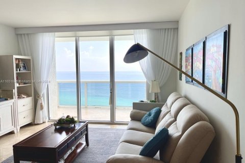 Copropriété à louer à Hallandale Beach, Floride: 3 chambres, 171.03 m2 № 1345038 - photo 6