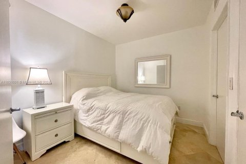 Copropriété à louer à Hallandale Beach, Floride: 3 chambres, 171.03 m2 № 1345038 - photo 18