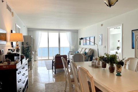 Copropriété à louer à Hallandale Beach, Floride: 3 chambres, 171.03 m2 № 1345038 - photo 5