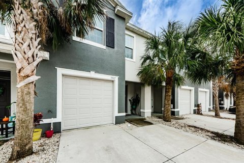Townhouse in Brandon, Florida 3 bedrooms, 158.58 sq.m. № 994519 - photo 4