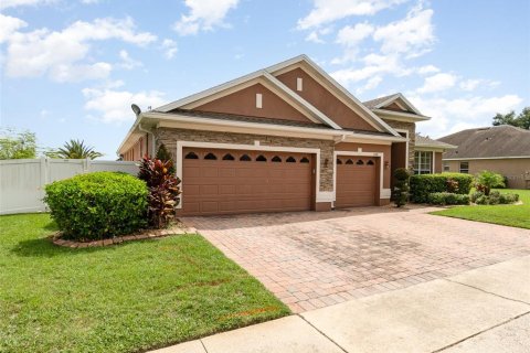 Casa en venta en Apopka, Florida, 4 dormitorios, 211.82 m2 № 1352791 - foto 2