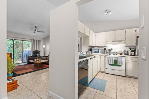 Duplex à vendre à Orlando, Floride: 2 chambres, 79.71 m2 № 1426496 - photo 2