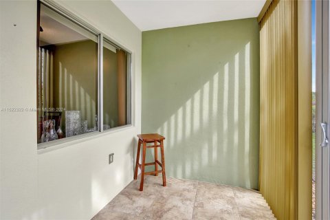 Condominio en venta en Pembroke Pines, Florida, 1 dormitorio, 98.1 m2 № 974500 - foto 27