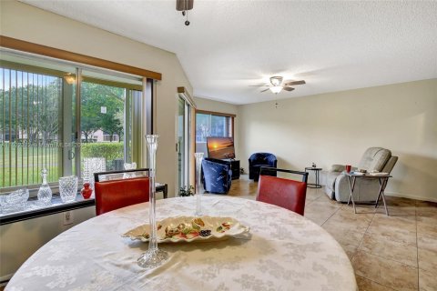 Condominio en venta en Pembroke Pines, Florida, 1 dormitorio, 98.1 m2 № 974500 - foto 23
