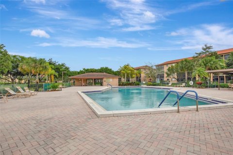 Condominio en venta en Pembroke Pines, Florida, 1 dormitorio, 98.1 m2 № 974500 - foto 29