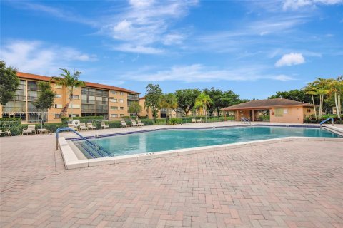 Condominio en venta en Pembroke Pines, Florida, 1 dormitorio, 98.1 m2 № 974500 - foto 30