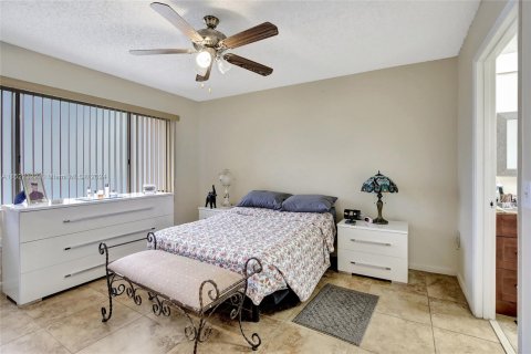 Condominio en venta en Pembroke Pines, Florida, 1 dormitorio, 98.1 m2 № 974500 - foto 14