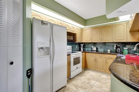 Condominio en venta en Pembroke Pines, Florida, 1 dormitorio, 98.1 m2 № 974500 - foto 6