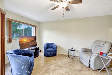 Condominio en venta en Pembroke Pines, Florida, 1 dormitorio, 98.1 m2 № 974500 - foto 21