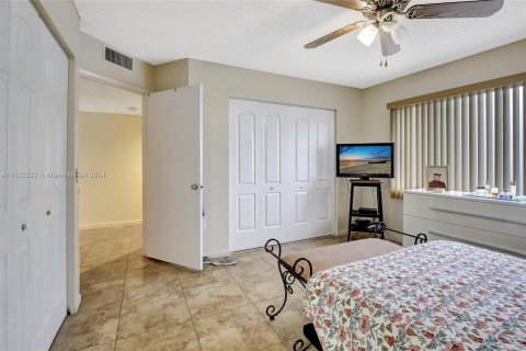 Condominio en venta en Pembroke Pines, Florida, 1 dormitorio, 98.1 m2 № 974500 - foto 18