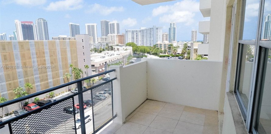 Condo à Hallandale Beach, Floride, 2 chambres  № 1408284