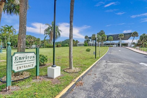 Condo in Lauderhill, Florida, 2 bedrooms  № 981911 - photo 2