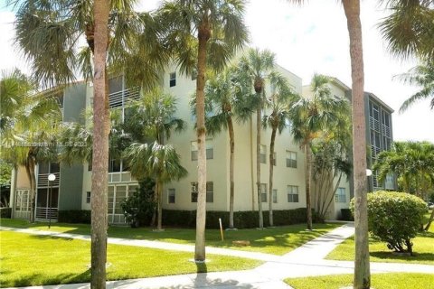 Condominio en venta en North Lauderdale, Florida, 2 dormitorios, 92.9 m2 № 704950 - foto 28