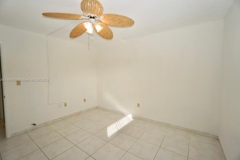 Copropriété à vendre à North Lauderdale, Floride: 2 chambres, 92.9 m2 № 704950 - photo 6