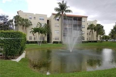 Condominio en venta en North Lauderdale, Florida, 2 dormitorios, 92.9 m2 № 704950 - foto 27