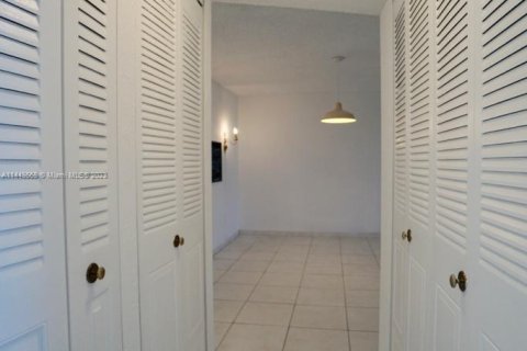 Купить кондоминиум в Норт-Лодердейл, Флорида 2 спальни, 92.9м2, № 704950 - фото 14
