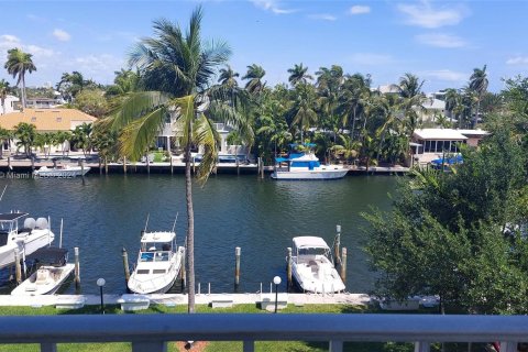 Copropriété à vendre à Fort Lauderdale, Floride: 2 chambres, 75.62 m2 № 1104167 - photo 1