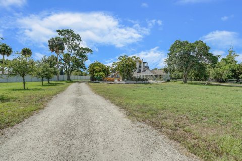 House in Wellington, Florida 6 bedrooms, 316.43 sq.m. № 1103591 - photo 22