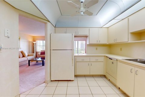 Condo in Hallandale Beach, Florida, 2 bedrooms  № 1315825 - photo 8