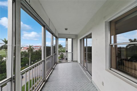 Copropriété à vendre à Hallandale Beach, Floride: 2 chambres, 106.84 m2 № 1315825 - photo 19