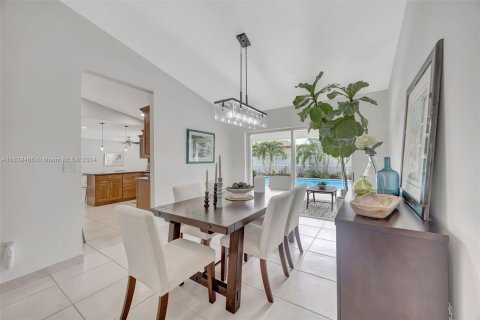 Villa ou maison à vendre à Miami, Floride: 4 chambres, 205.31 m2 № 1315821 - photo 7