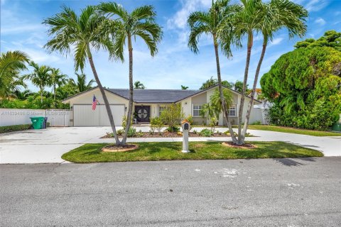 Villa ou maison à vendre à Miami, Floride: 4 chambres, 205.31 m2 № 1315821 - photo 2