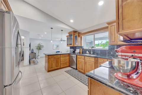 Villa ou maison à vendre à Miami, Floride: 4 chambres, 205.31 m2 № 1315821 - photo 11