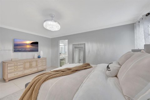 Villa ou maison à vendre à Miami, Floride: 4 chambres, 205.31 m2 № 1315821 - photo 24