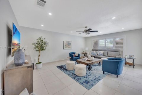 Villa ou maison à vendre à Miami, Floride: 4 chambres, 205.31 m2 № 1315821 - photo 18