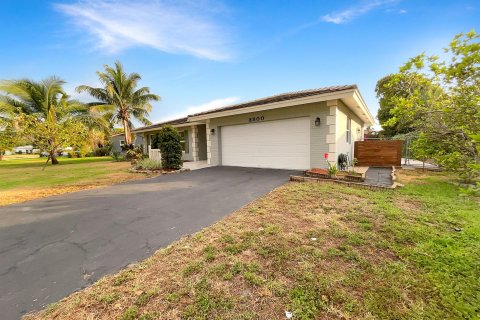 House in Coral Springs, Florida 3 bedrooms, 172.52 sq.m. № 1207813 - photo 8