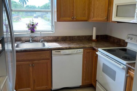 Condo in West Palm Beach, Florida, 1 bedroom  № 1207955 - photo 4