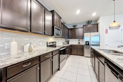 Casa en venta en Davenport, Florida, 8 dormitorios, 373.93 m2 № 1265146 - foto 7