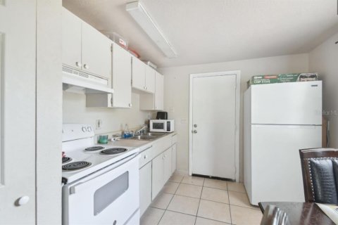 Propiedad comercial en venta en Tampa, Florida, 4 dormitorios, 130.43 m2 № 1265144 - foto 8