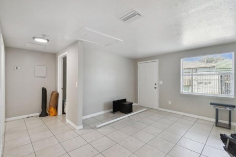 Commercial property in Tampa, Florida 4 bedrooms, 130.43 sq.m. № 1265144 - photo 21