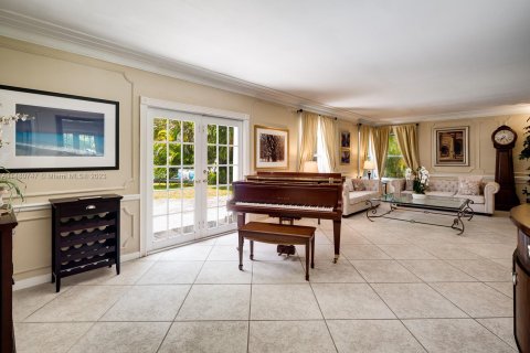 Villa ou maison à vendre à Miami Shores, Floride: 4 chambres, 311.32 m2 № 822807 - photo 4