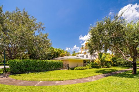Villa ou maison à vendre à Miami Shores, Floride: 4 chambres, 311.32 m2 № 822807 - photo 3