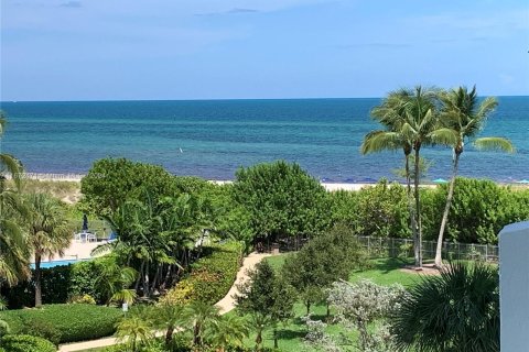 Condominio en venta en Key Biscayne, Florida, 2 dormitorios, 117.06 m2 № 1395046 - foto 3