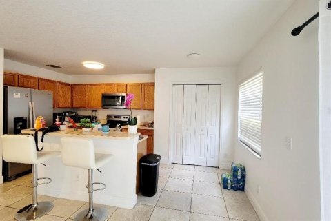 Touwnhouse à vendre à Orlando, Floride: 3 chambres, 173.91 m2 № 1390799 - photo 10